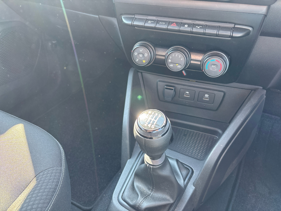 2024 Dacia Duster - image 12