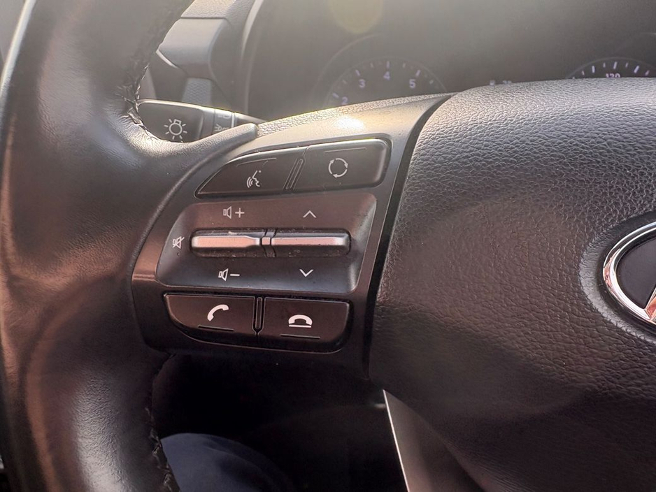 2020 Hyundai Kona Kauai Executive 5DR, Rear Parking Sensors, Air Conditioning, Bluetooth, Multi-Function Steering Wheel, Alloy Wheels, Lane Departure Warning, €21,900