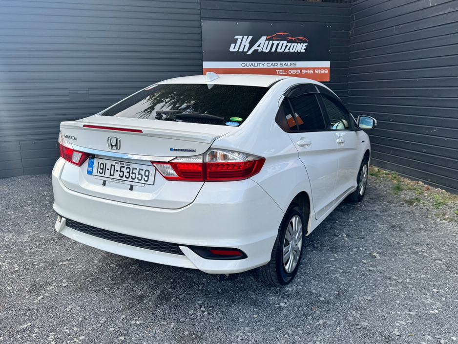 2019 Honda Grace - image 5