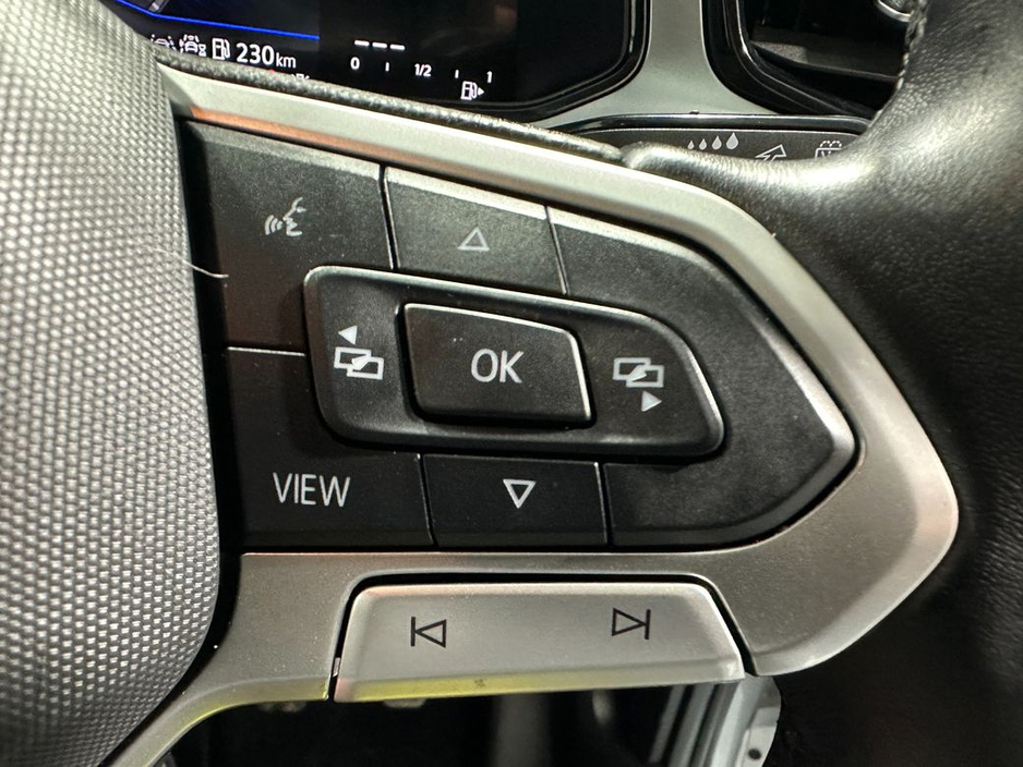 2025 Volkswagen T-Roc - image 18