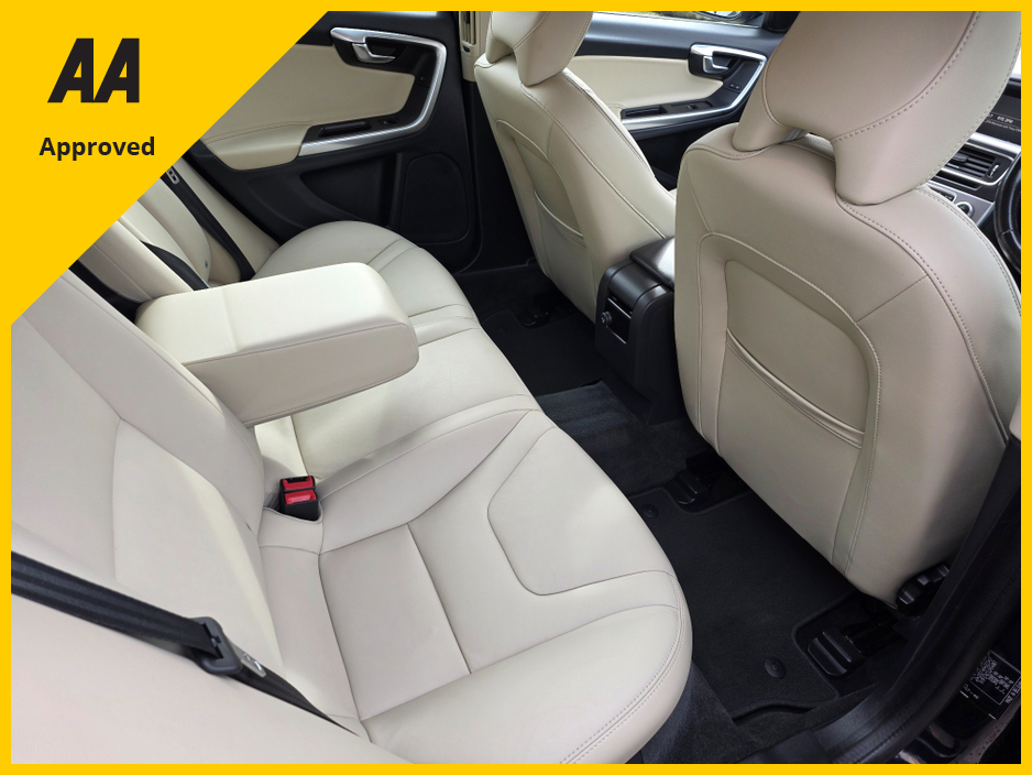 2018 Volvo S60 - image 11