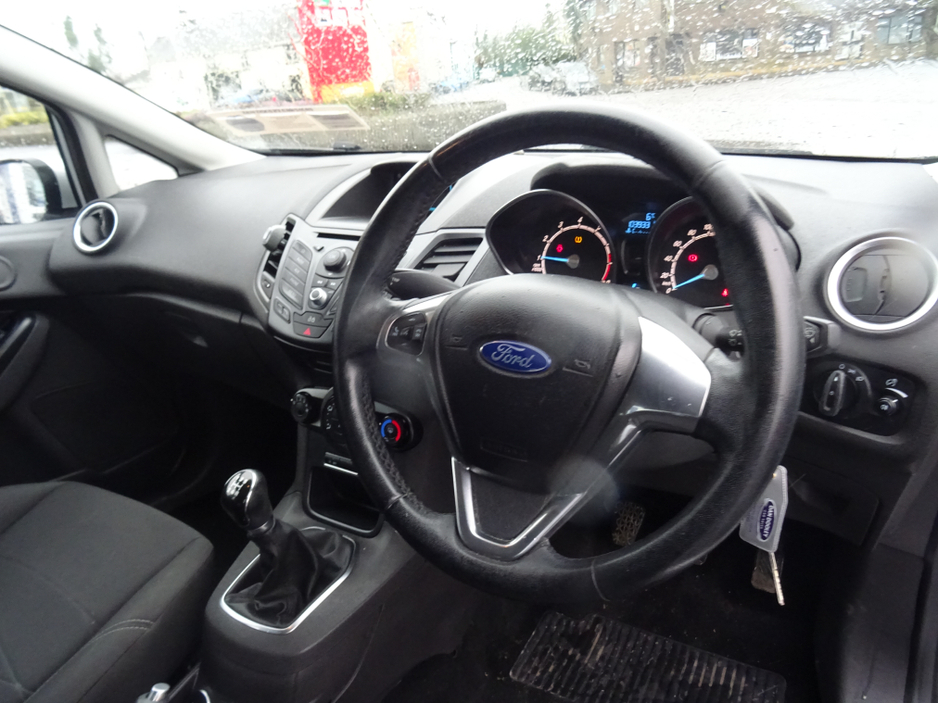 2015 Ford Fiesta - image 10