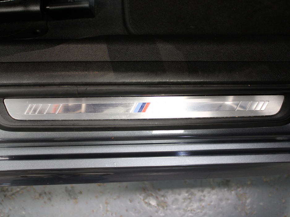 2022 BMW 3 Series - image 28