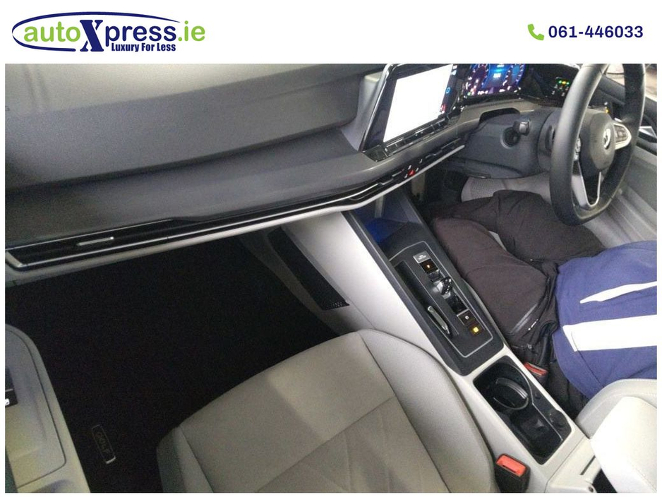 2021 Volkswagen Golf - image 2