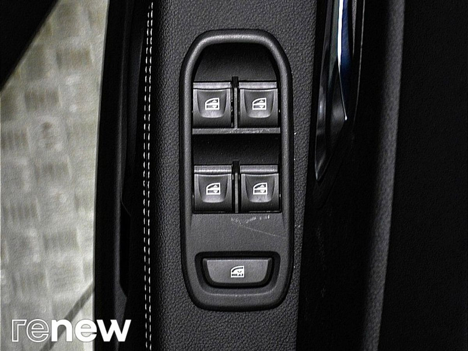 2022 Dacia Duster - image 19