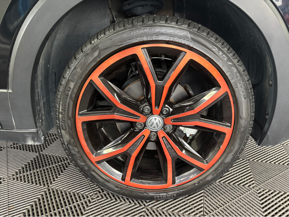 2020 Volkswagen T-Cross - image 5