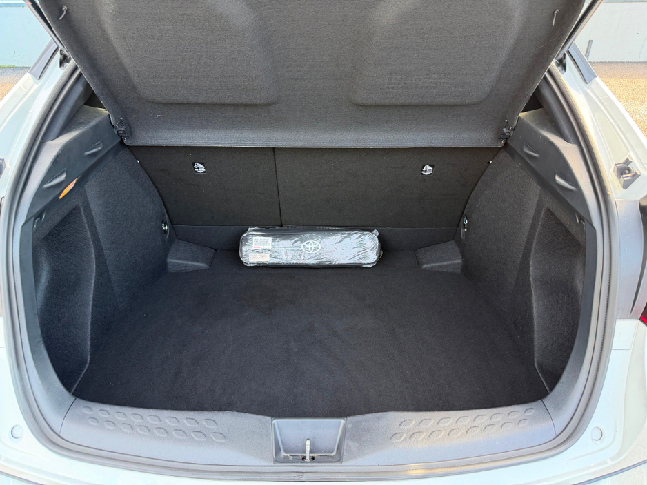 2023 Toyota C-HR - image 14