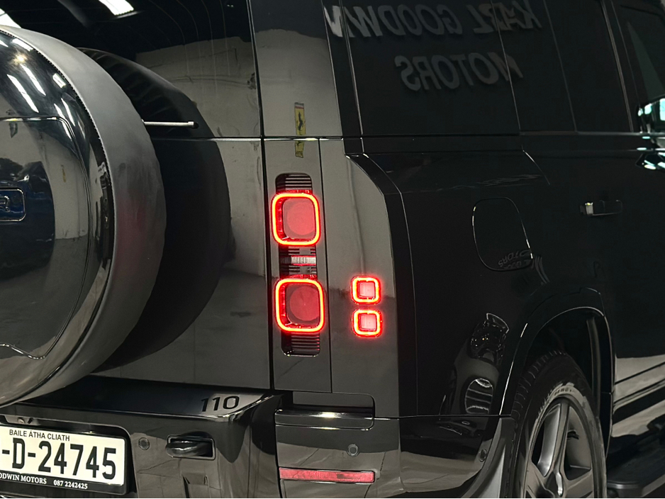 2025 Land Rover Defender - image 10