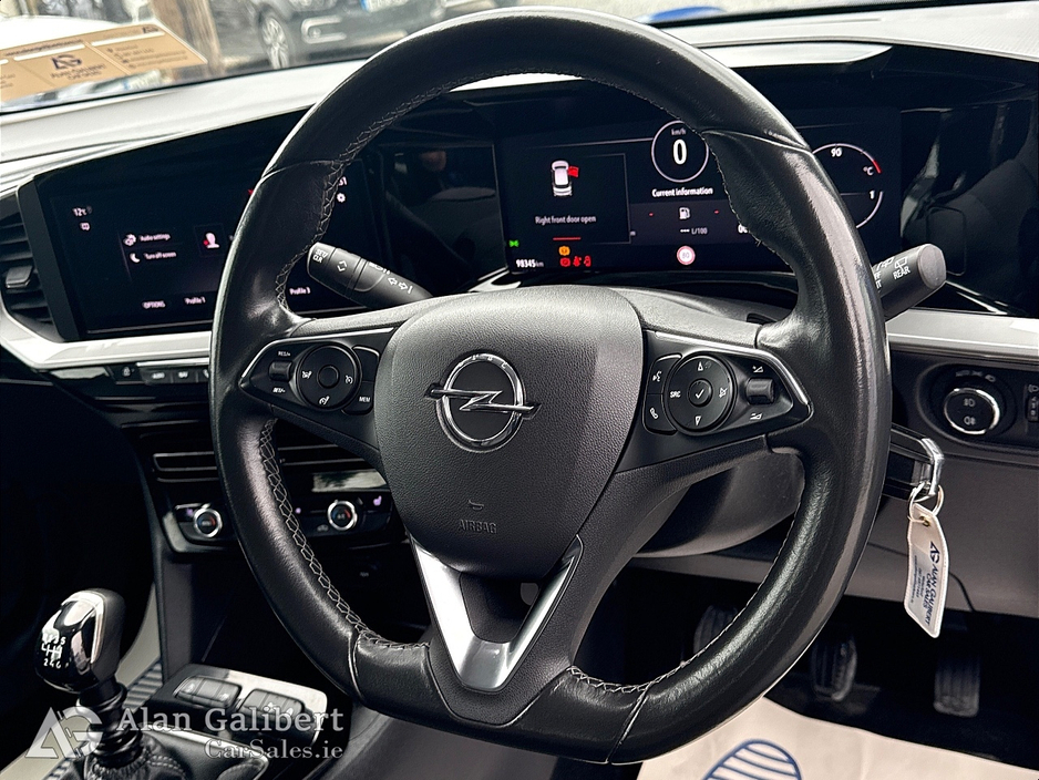 2023 Opel Mokka - image 12