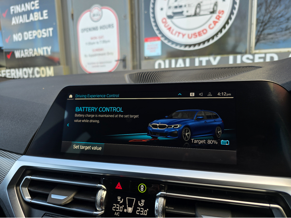 2022 BMW 3 Series - image 32