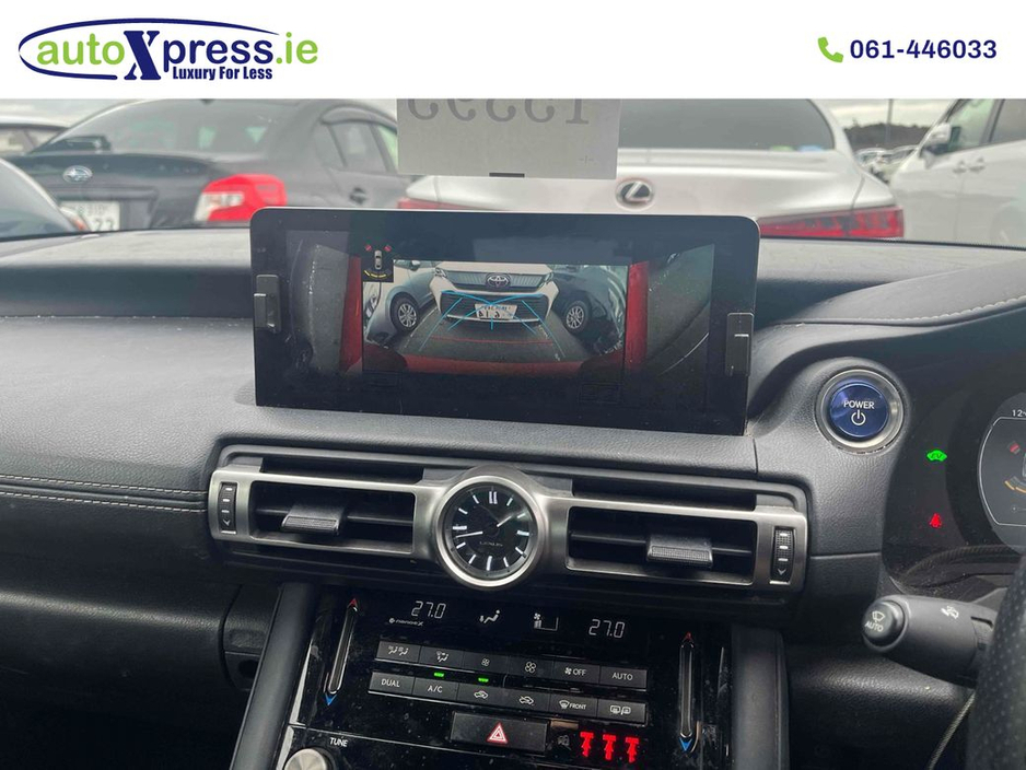 2021 Lexus IS 300 h - image 4