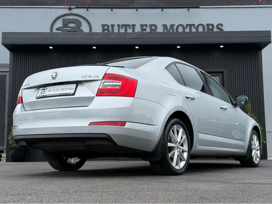 2016 Skoda Octavia - image 12