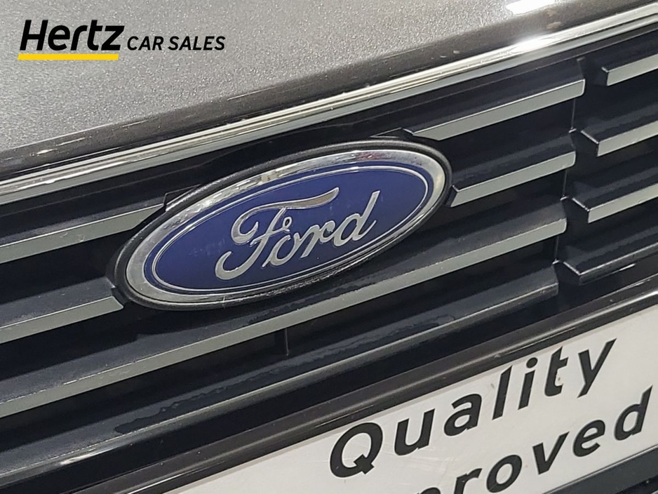 2023 Ford Focus - image 9