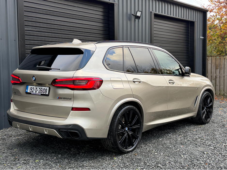 2019 BMW X5 - image 4