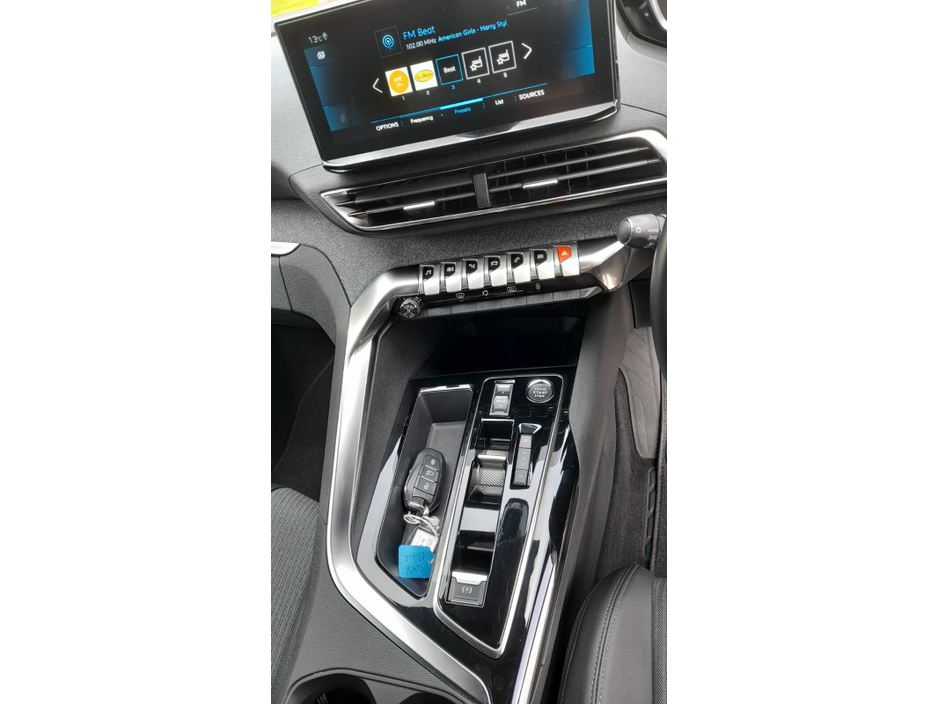 2023 Peugeot 3008 - image 11