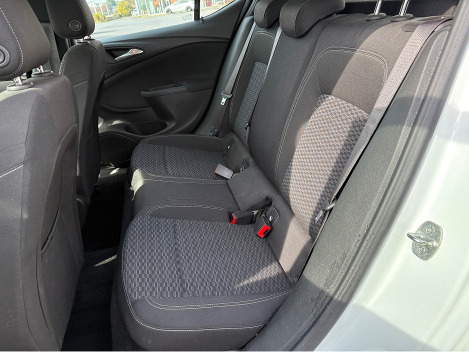 2019 Opel Astra - image 11