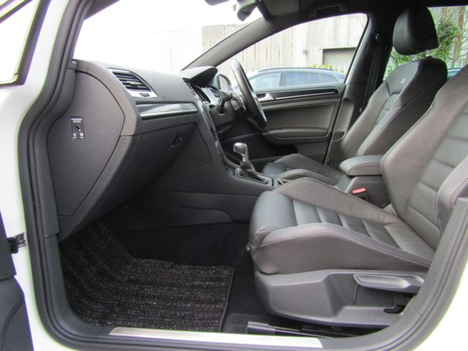 2015 Volkswagen Golf GOLF R ESTATE AWD 5DR Auto €21,950