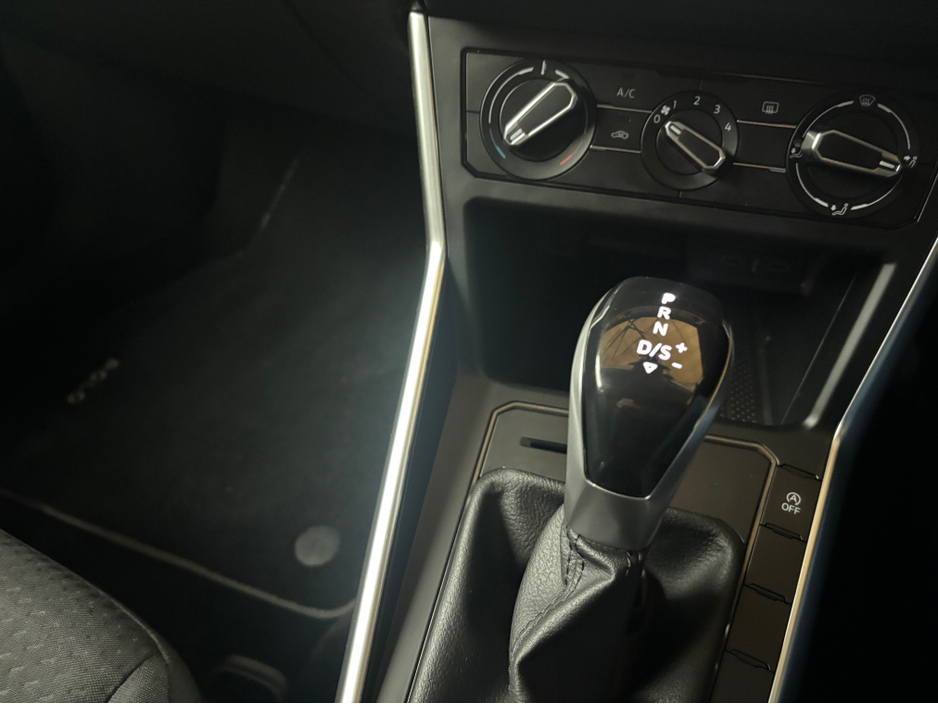 2022 Volkswagen Polo - image 12