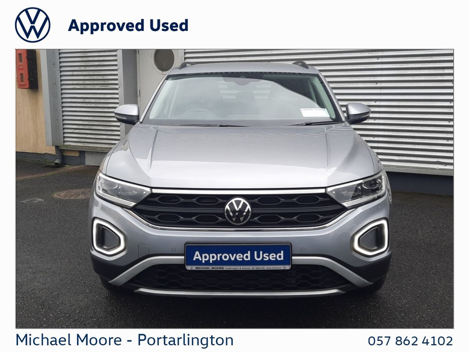 2025 Volkswagen T-Roc - image 12