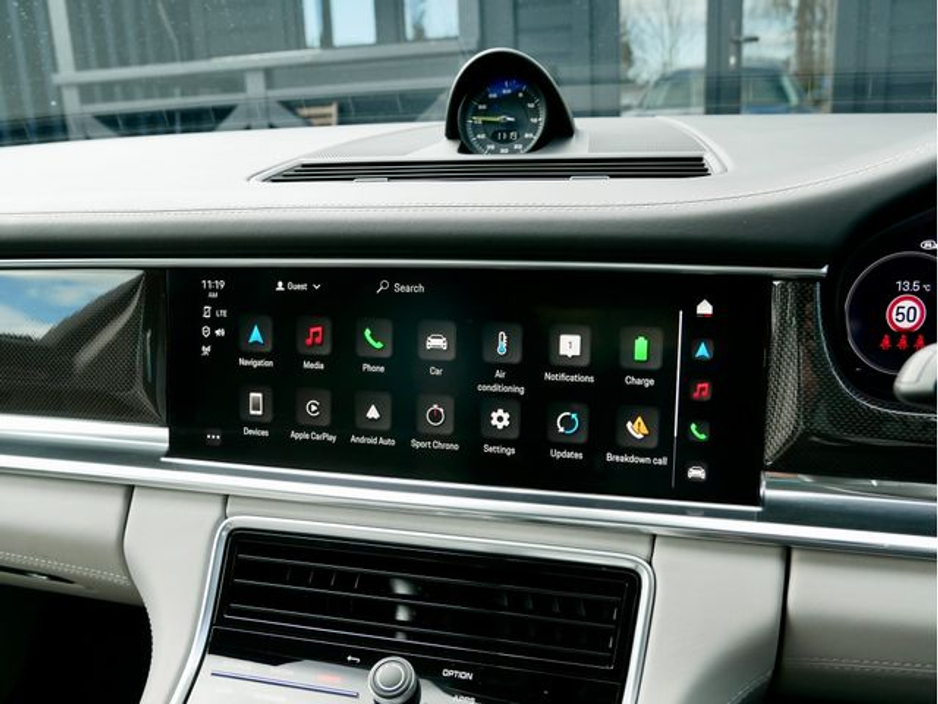 2023 Porsche Panamera - image 23