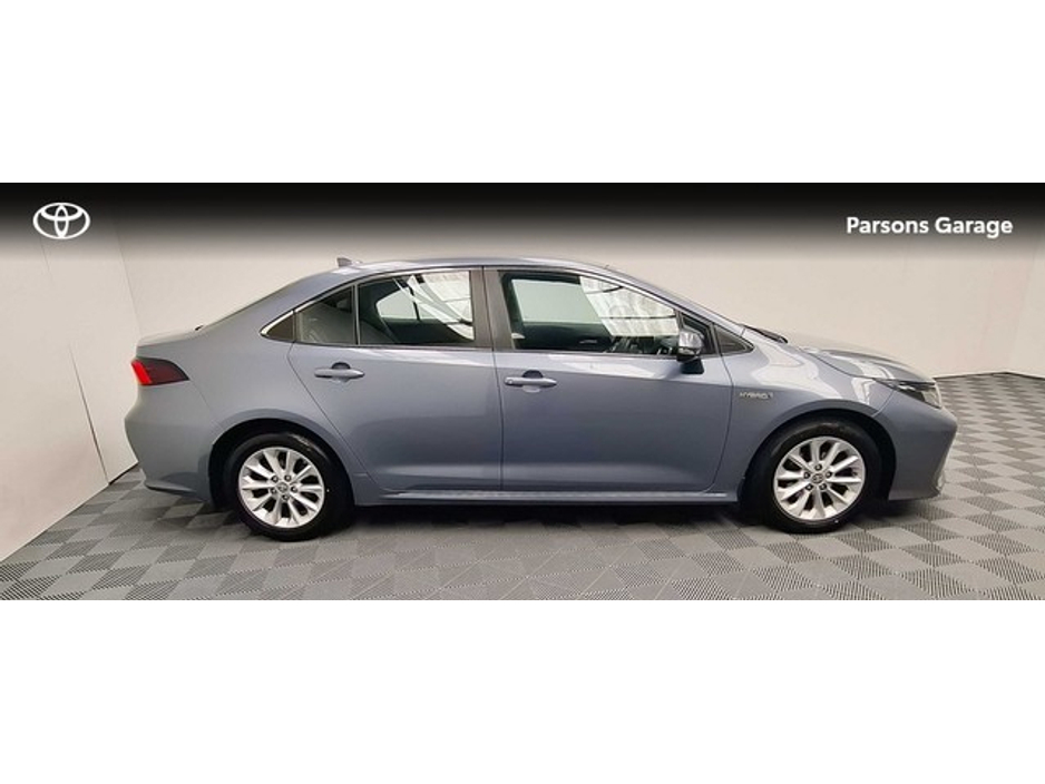 2021 Toyota Corolla - image 3