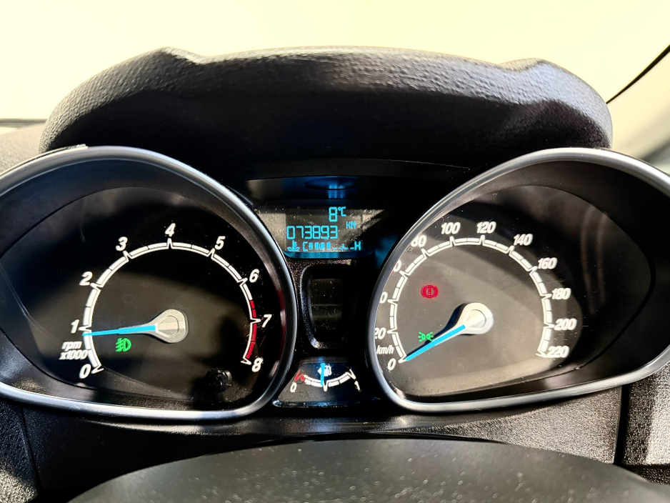 2014 Ford Fiesta ZETEC 1.25 60PS M5 4DR MCA €8,990