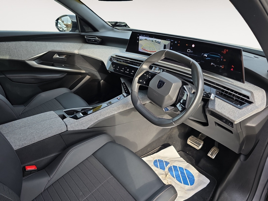 2025 Peugeot 3008 - image 10