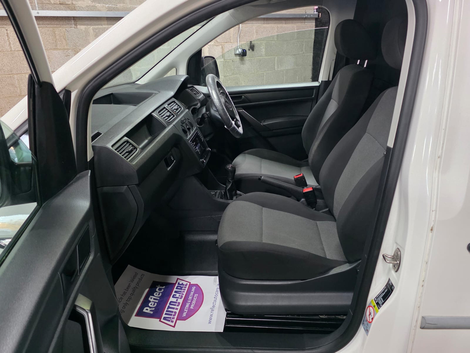 2018 Volkswagen Caddy - image 10