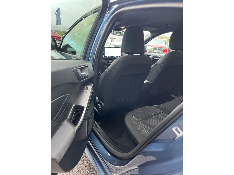 2025 Ford Focus - image 9