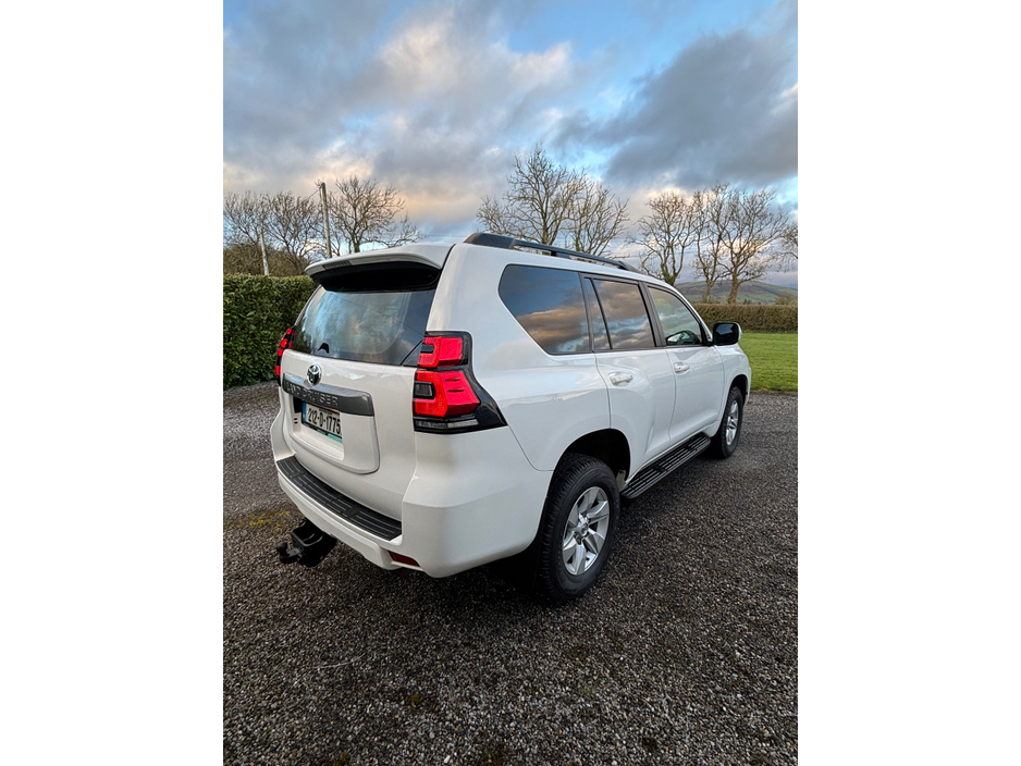 2021 Toyota Landcruiser - image 7