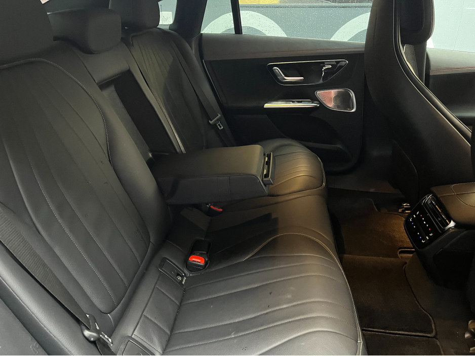 2022 Mercedes-Benz EQE €41950 2022 MERCEDES-BENZ EQE 350+ / CRUISE CONTROL / 360° PARKING CAMERA / ELECTRIC MEMORY HEATED & MASSAGING SEATS / AMBIENT LIGHTS / PADDLE SHIFTERS / APPLE CARPLAY / PANORAMIC SUNROOF €41,950
