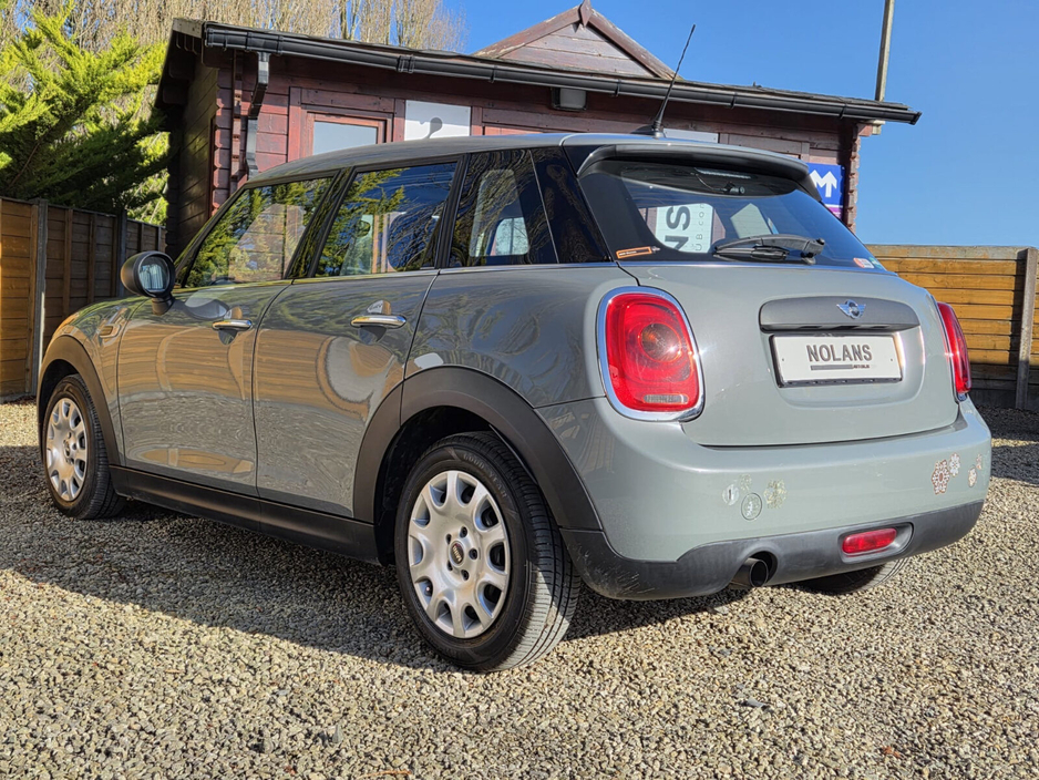 2016 MINI Hatch - image 15