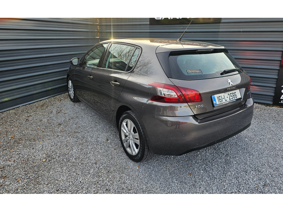 2016 Peugeot 308 - image 5