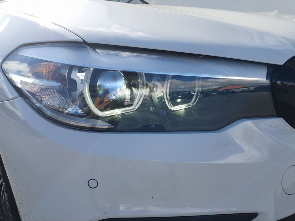 2020 BMW 5 Series - image 21