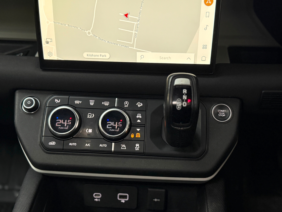2022 Land Rover Defender - image 19