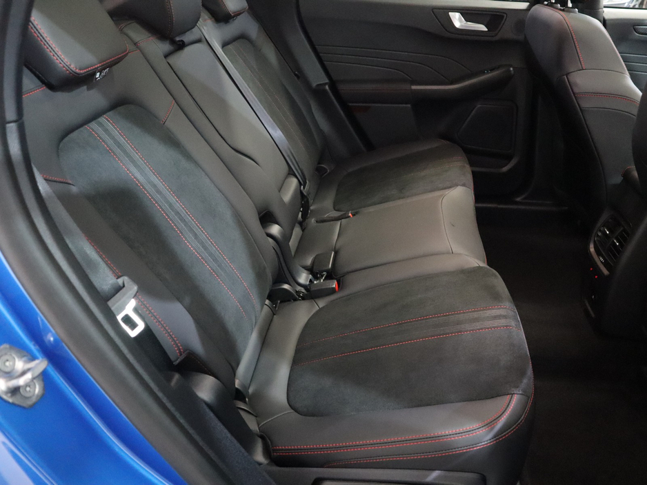 2025 Ford Kuga - image 29