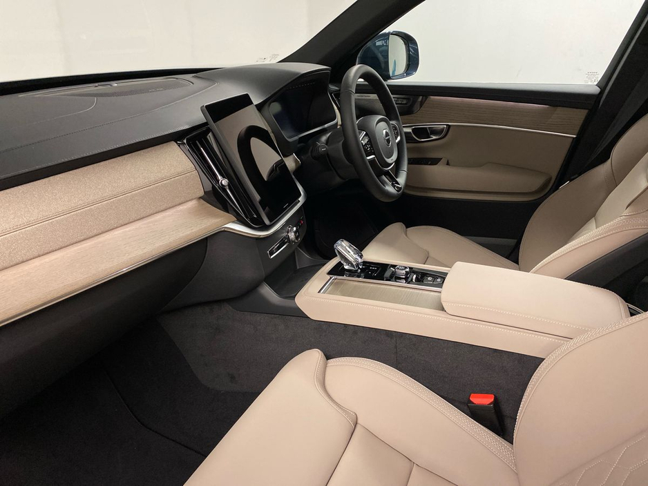 2026 Volvo XC90 - image 10