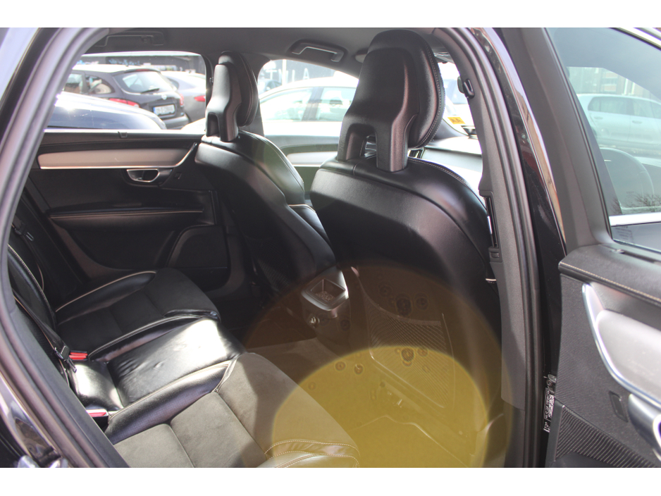 2017 Volvo S90 - image 10