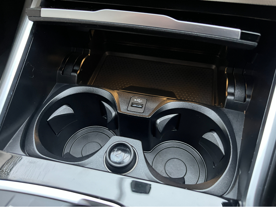 2019 BMW 3 Series 320D SPORT AUTOMATIC 2.0 DIESEL //REVERSE CAMERA//FULL LEATHER HEATED SEATS//CARPLAY// €26,950