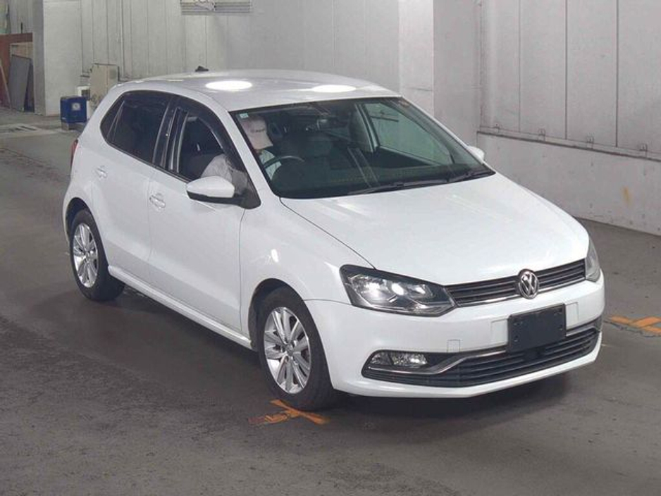 2016 Volkswagen Polo - image 3