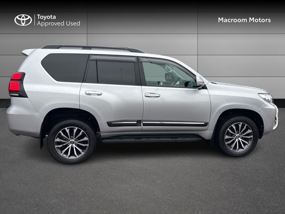 2024 Toyota Landcruiser - image 3