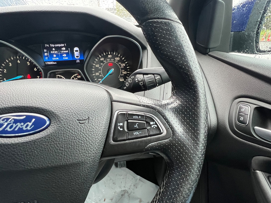 2017 Ford Focus - image 26