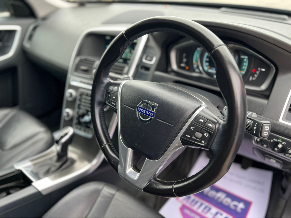 2015 Volvo XC60 - image 8