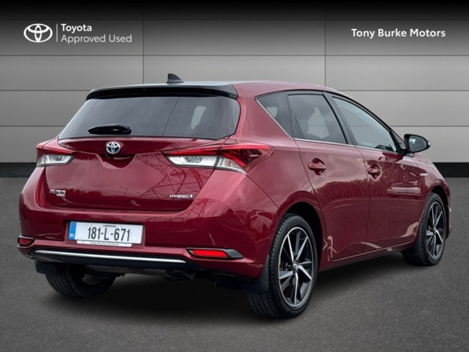 2018 Toyota Auris - image 2