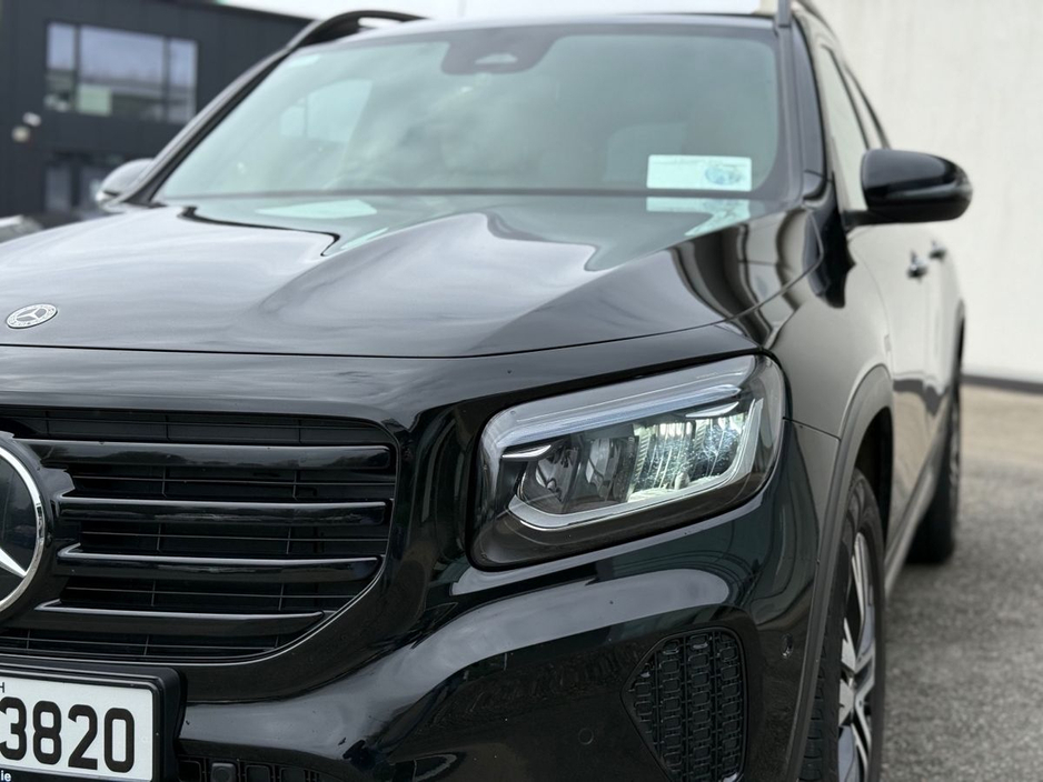 2025 Mercedes-Benz GLB - image 12