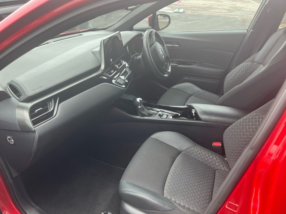 2023 Toyota C-HR - image 6