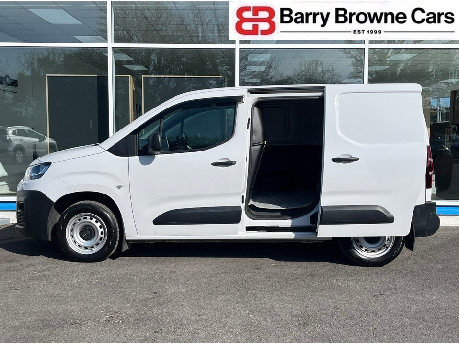 2023 Citroen Berlingo - image 6