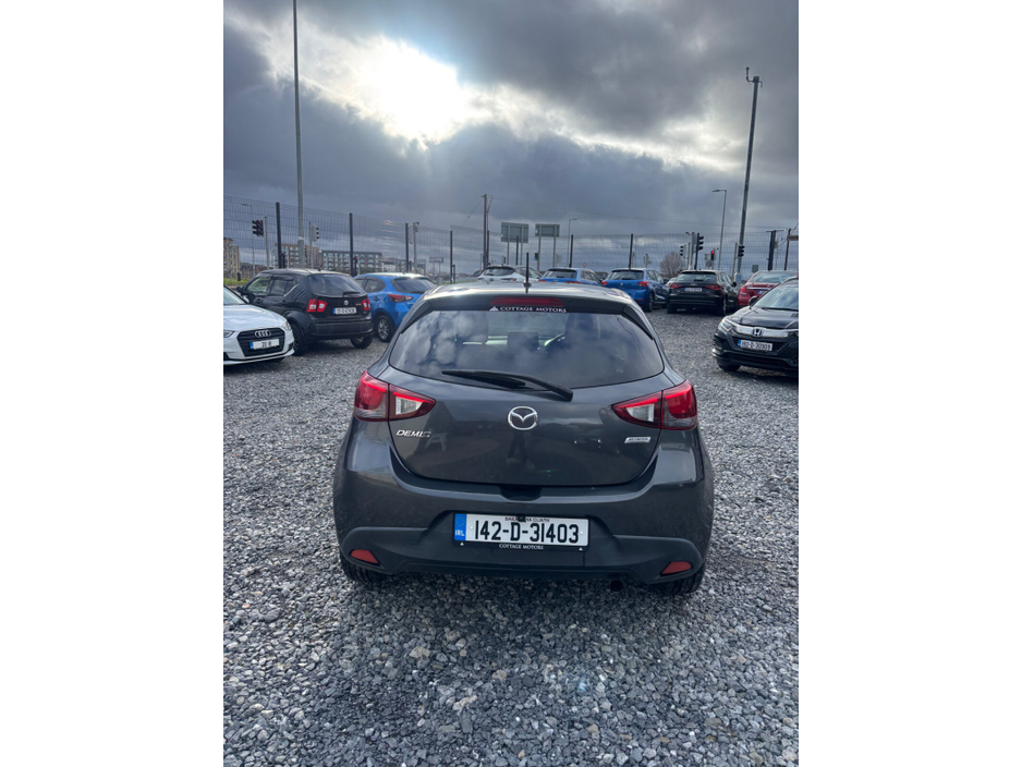 2014 Mazda Demio - image 10