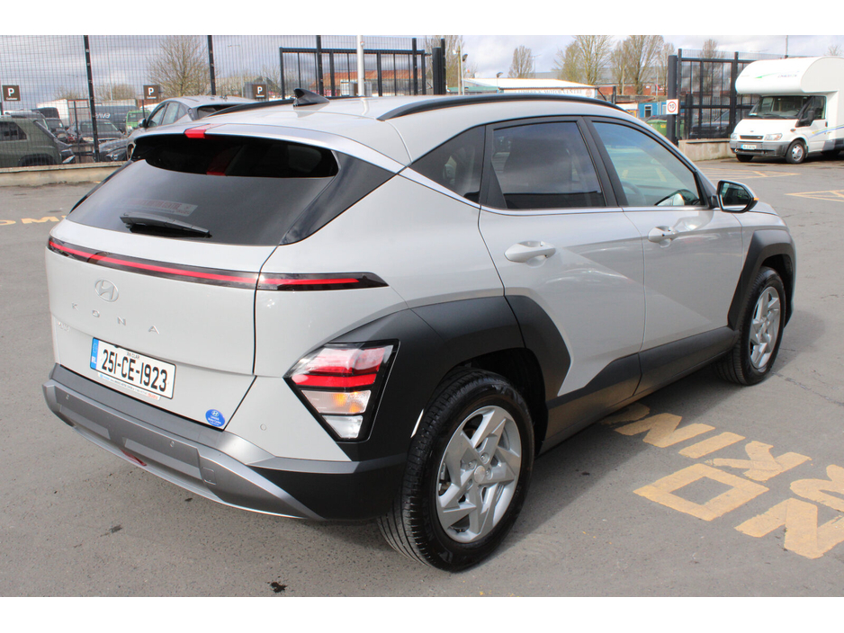 2025 Hyundai Kona - image 5