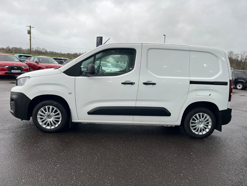 2020 Peugeot Partner - image 3